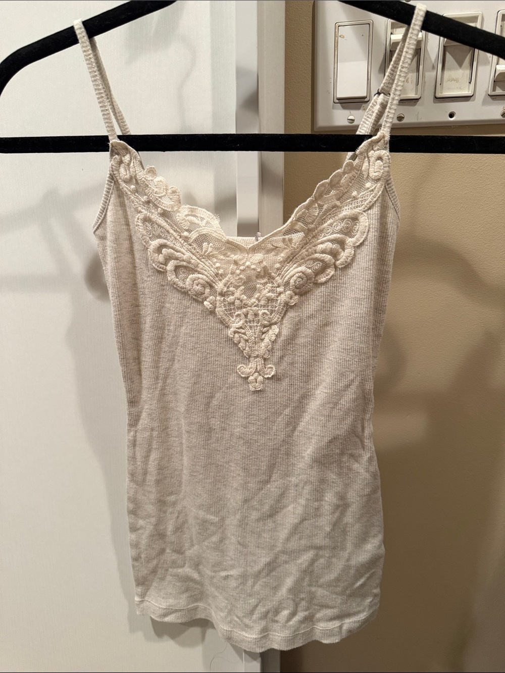 Women's Light Gray Lace-Trim Cream Camisole Top Size S Delias